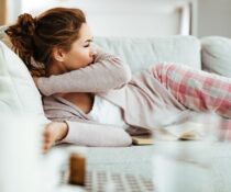 Ξερόβηχας: Πως να τον σταματήσω με φυσική αντιμετώπιση;