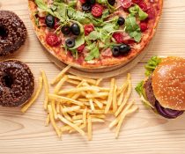 fast food κατανάλωση περισσότερων υπερεπεξεργασμένων τροφών