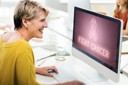 γυναικα βρισκει λύση με Επεμβατική ακτινολογία