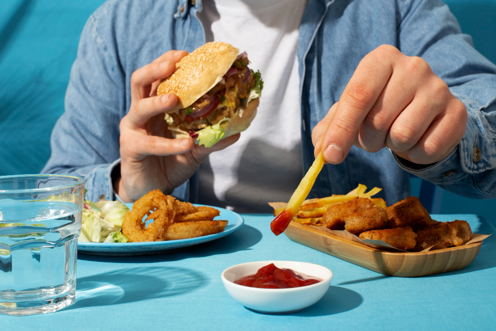 junk food: δεν τρώμε όταν παίρνουμε αντιβίωση